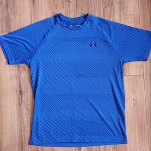 Under Armour Shirt heat gear Men's Medium loose fit
